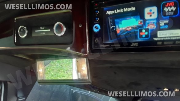 2014 Lincoln MKT Limousine