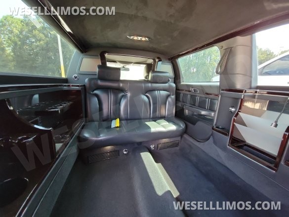 2014 Lincoln MKT Limousine
