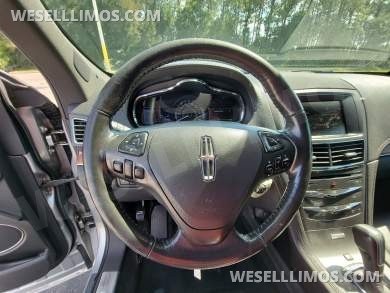 2014 Lincoln MKT Limousine