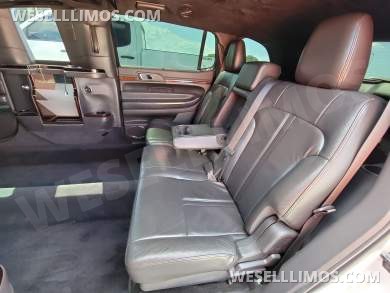 2014 Lincoln MKT Limousine