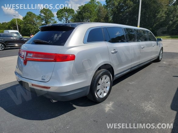2014 Lincoln MKT Limousine
