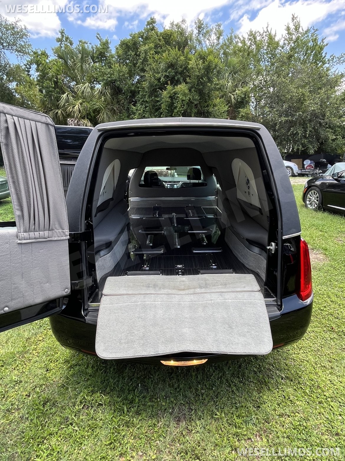 Photo of Funeral for sale: 2014 Cadillac XTS 22" by Heritage