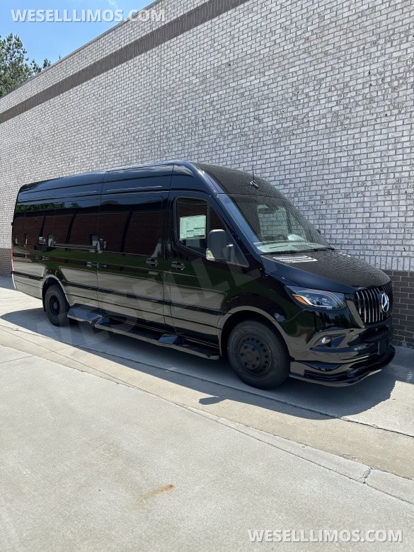 2025 Luxury Sprinter Van - 10 Seater - Financing Available