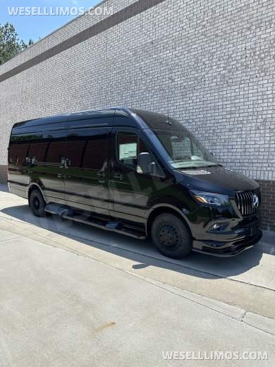 2025 Luxury Sprinter Van - 10 Seater - Financing Available