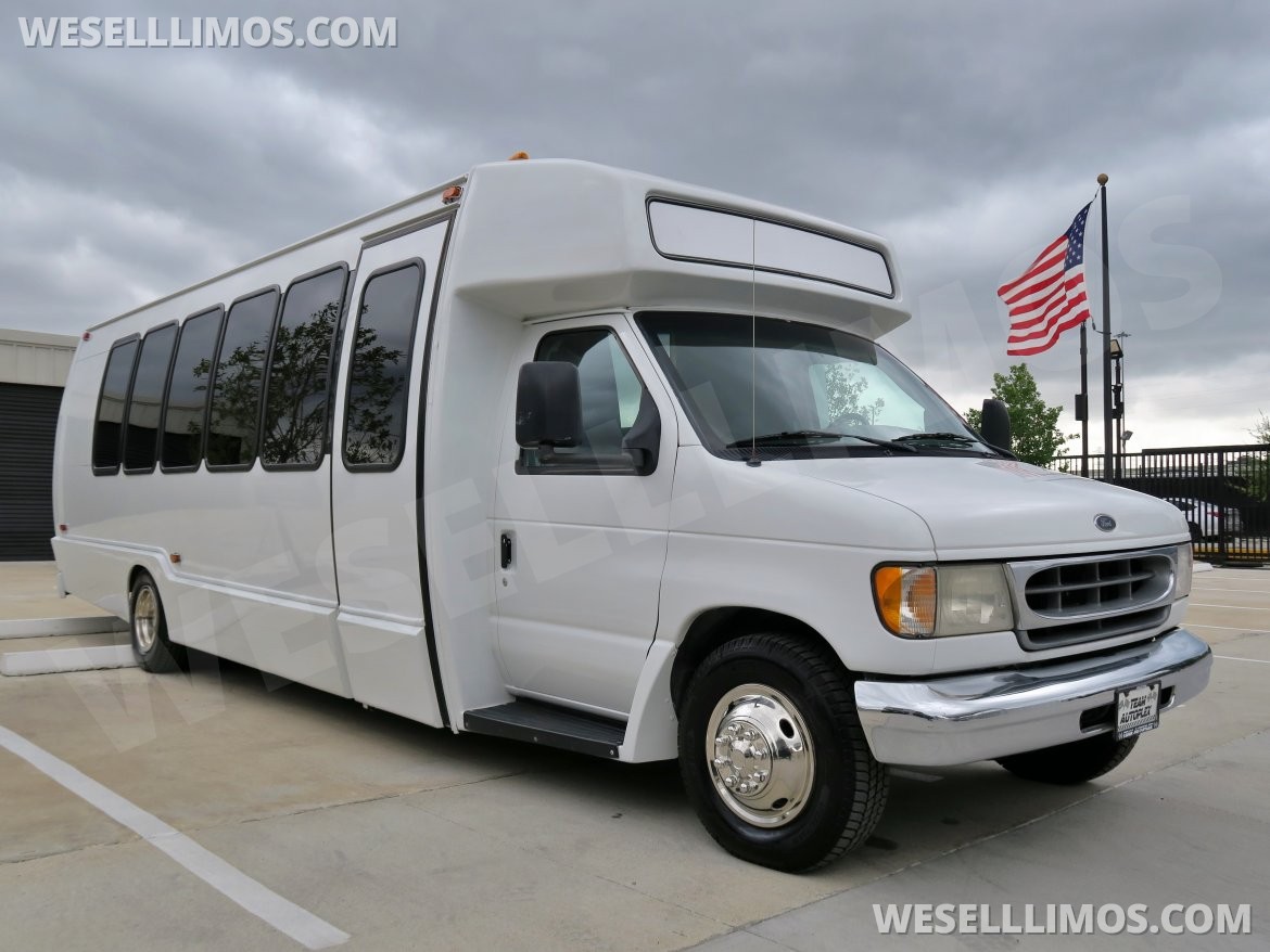 Limo Bus for sale: 2001 Ford Econoline Limo Bus