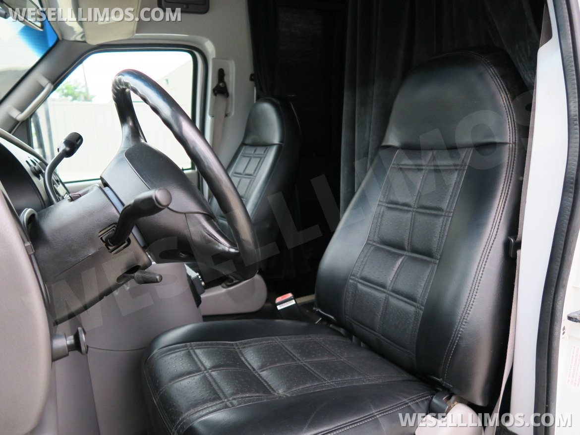 Photo of Limo Bus for sale: 2001 Ford Econoline