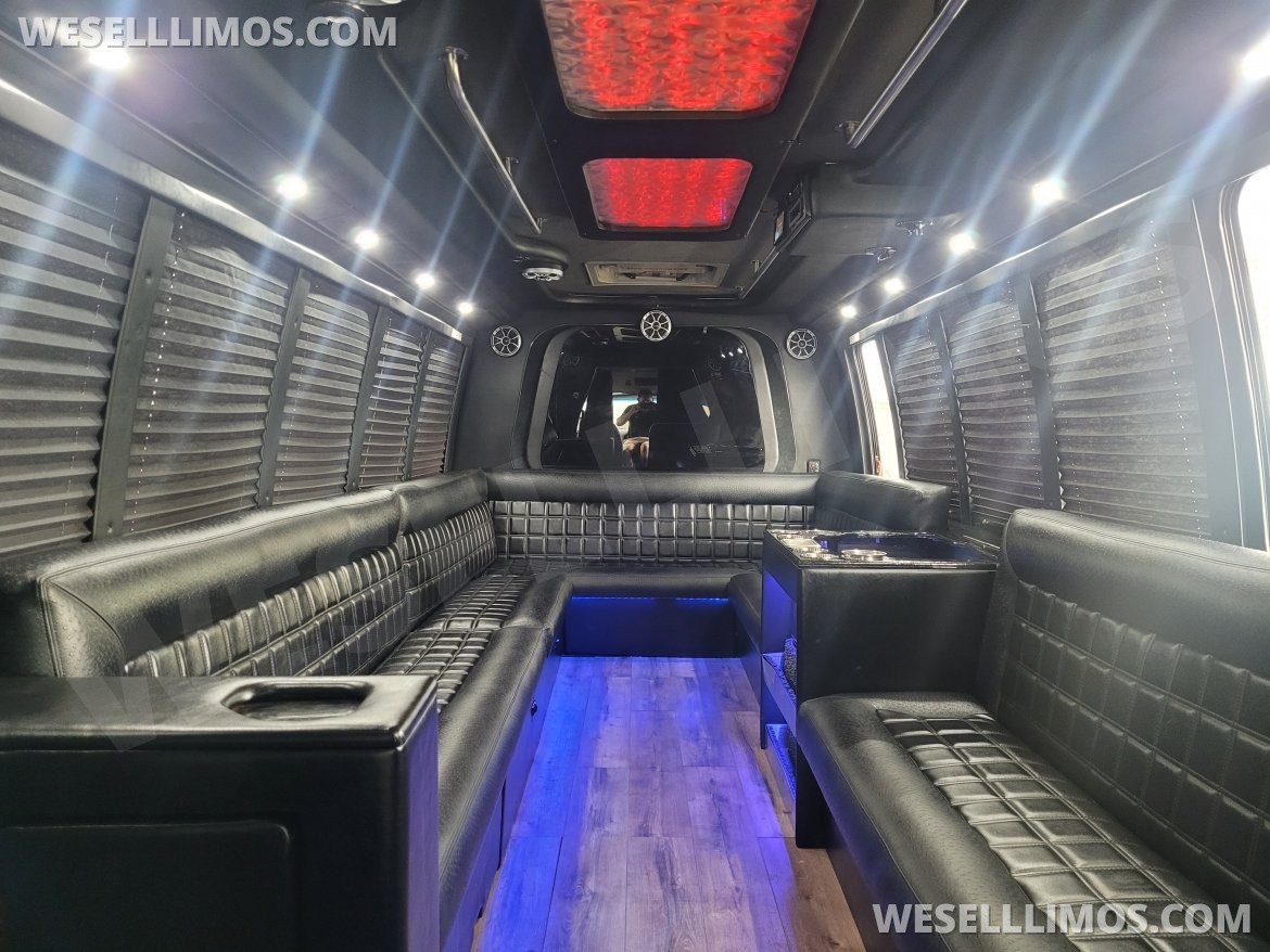 Photo of Limo Bus for sale: 2001 Ford Econoline
