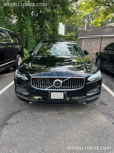 2022 Volvo S90 Sedan