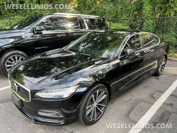 2022 Volvo S90 Sedan
