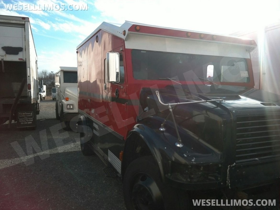 Photo of Limousine for sale: 2001 International Armored 21"