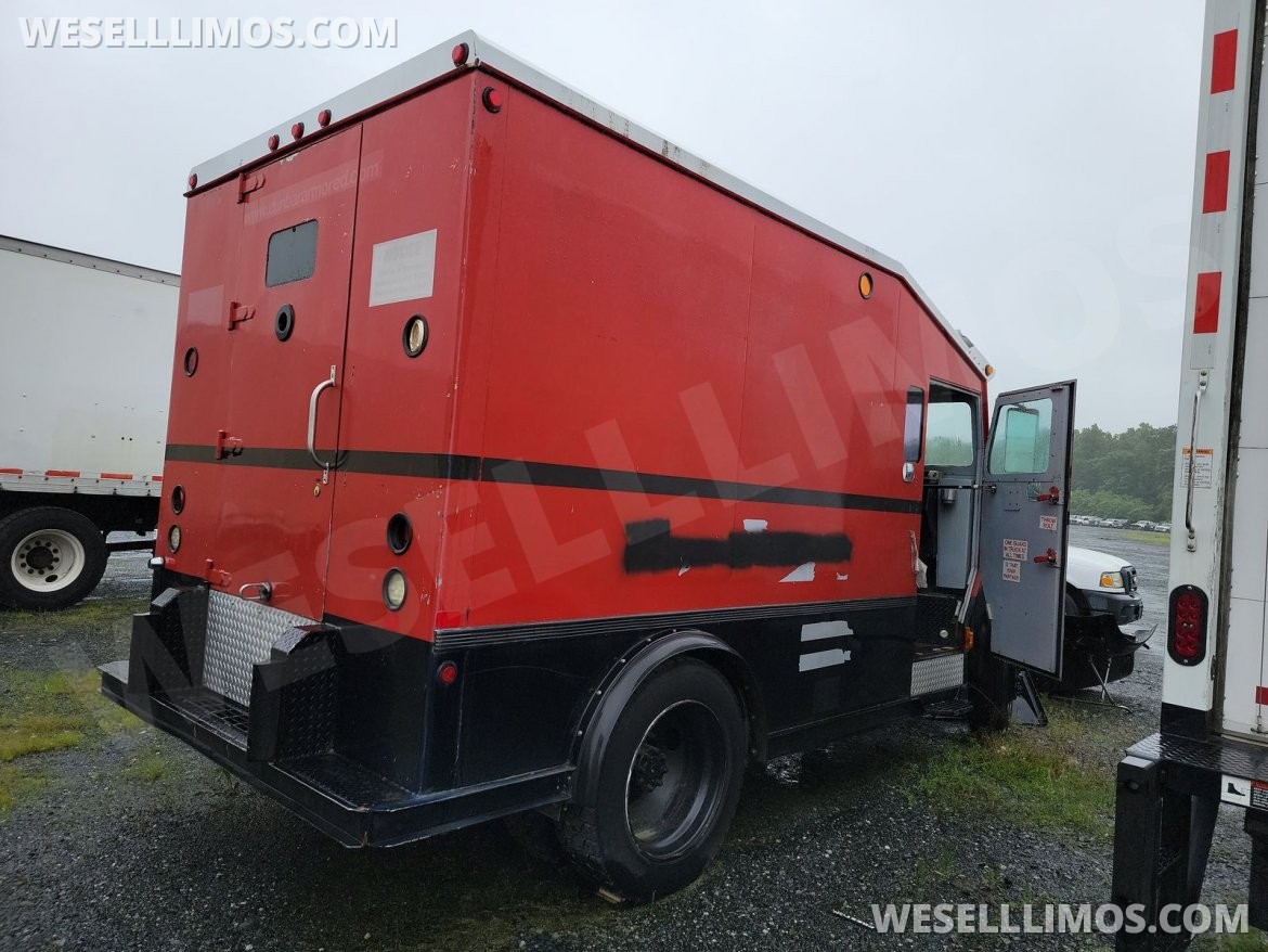 Photo of Limousine for sale: 2001 International Armored 21"