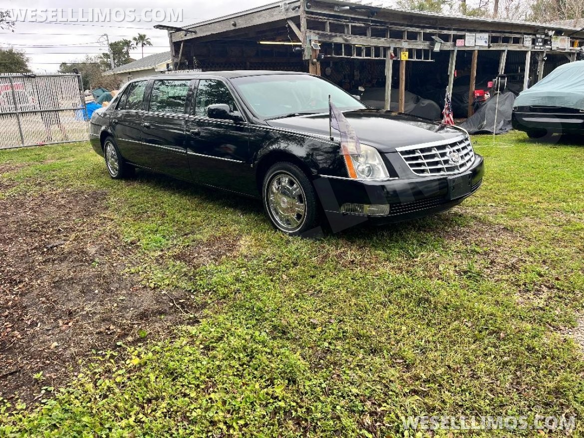 Limousine for sale: 2010 Cadillac DTS 22"