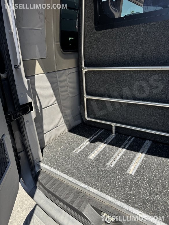 2017 smartliner Mercedes-Benz sprinter 2500 high top Sprinter
