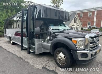 2017 TurtleTop Odyssey XL Ford F550 Shuttle Bus