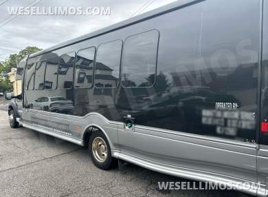 2017 TurtleTop Odyssey XL Ford F550 Shuttle Bus