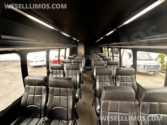 2017 TurtleTop Odyssey XL Ford F550 Shuttle Bus