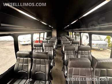 2017 TurtleTop Odyssey XL Ford F550 Shuttle Bus