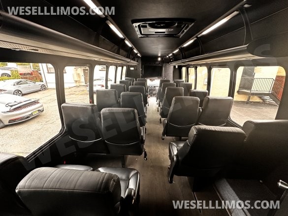2017 TurtleTop Odyssey XL Ford F550 Shuttle Bus