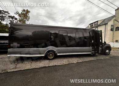 2017 TurtleTop Odyssey XL Ford F550 Shuttle Bus