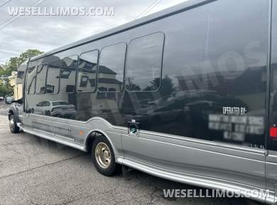 2017 TurtleTop Odyssey XL Ford F550 Shuttle Bus
