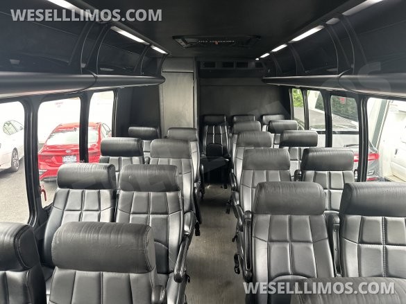 2017 TurtleTop Odyssey XL Ford F550 Shuttle Bus