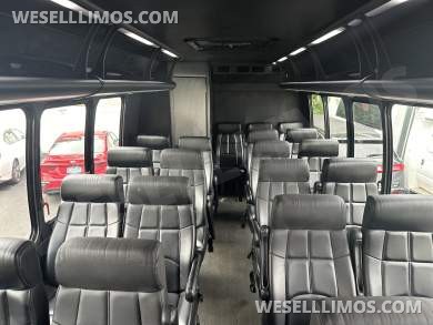 2017 TurtleTop Odyssey XL Ford F550 Shuttle Bus