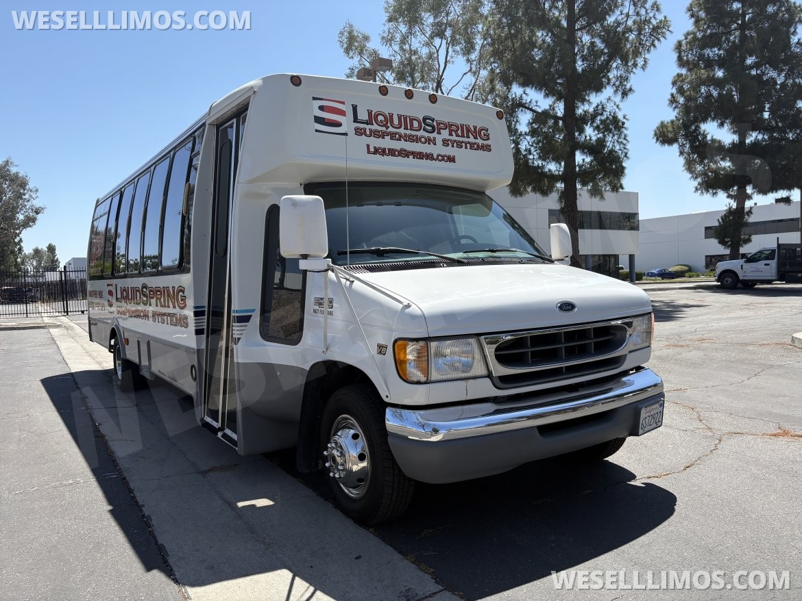 Limo Bus for sale: 2000 Ford Terra Transit E450 by Turtle Top