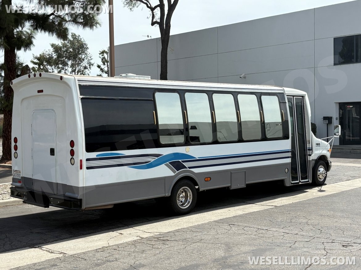 Photo of Limo Bus for sale: 2000 Ford Terra Transit E450 by Turtle Top