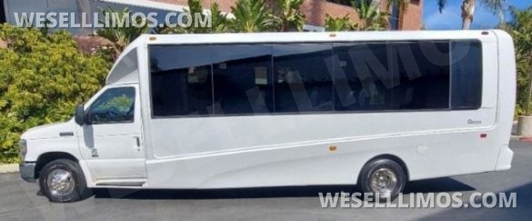 •TOURING CASH• 2016 Grech GM28 Ford E450 6.8L V10 27-Passenger Touring Shuttle