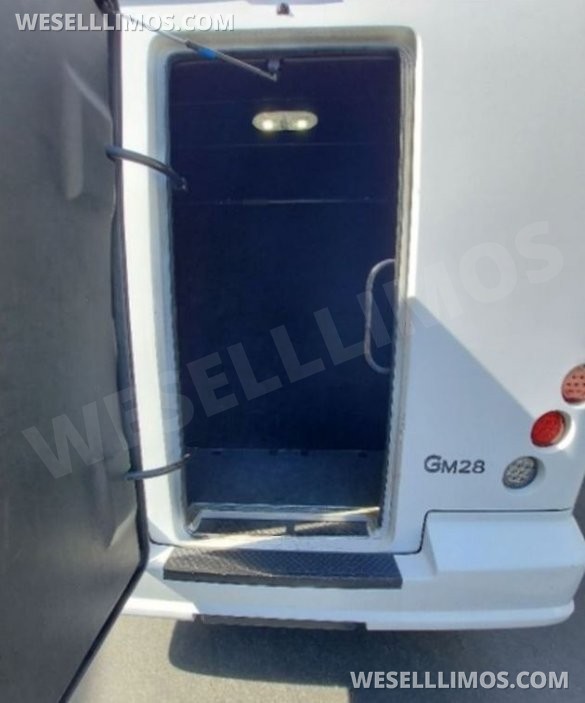 •TOURING CASH• 2016 Grech GM28 Ford E450 6.8L V10 27-Passenger Touring Shuttle