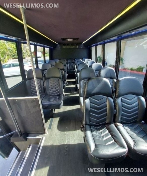 •TOURING CASH• 2016 Grech GM28 Ford E450 6.8L V10 27-Passenger Touring Shuttle