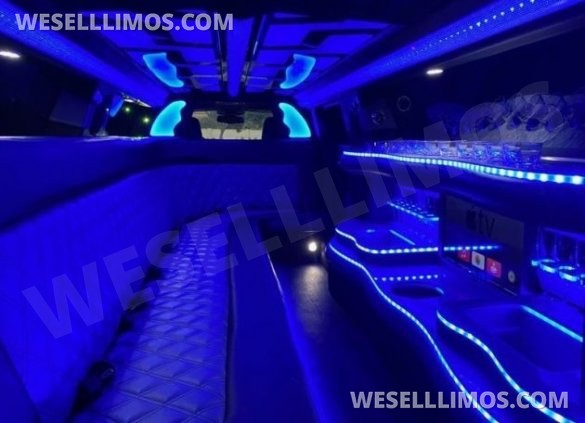 •CUSTOM 5-DOOR• 2023 Moonlight Chrysler 300L White Tuxedo 12-Passenger Limousine