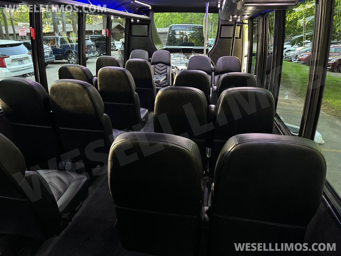 Photo of Shuttle Bus for sale: 2018 Ford Grech GM33 34&quot; by Grech