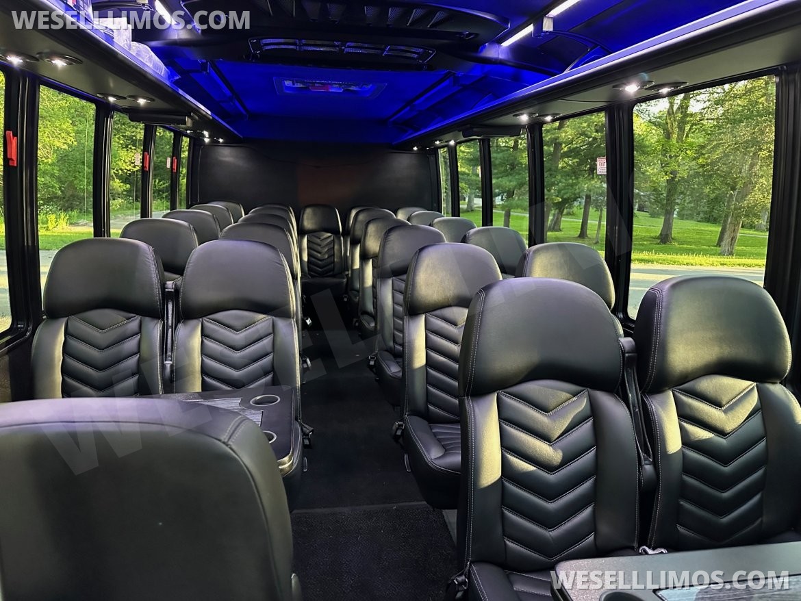 Photo of Shuttle Bus for sale: 2018 Ford Grech GM33 34&quot; by Grech