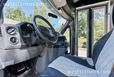 2014 Coach builder Ford E450 Limo Bus