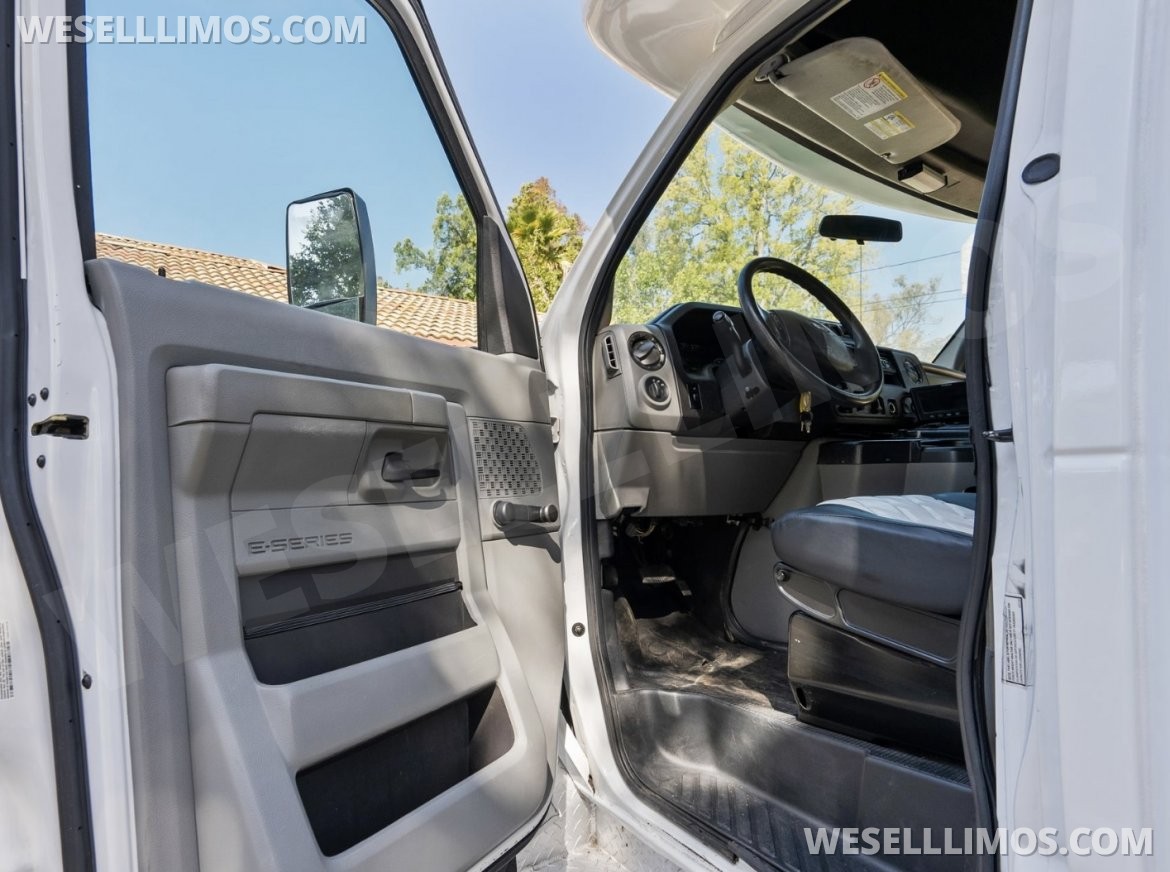 Photo of Limo Bus for sale: 2014 Ford E450 30&quot; by Coach builder