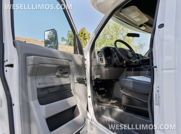 2014 Coach builder Ford E450 Limo Bus