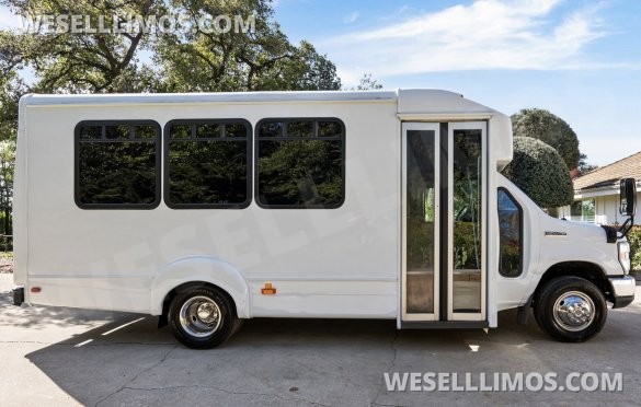 2014 Coach builder Ford E450 Limo Bus