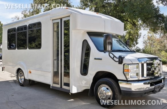 2014 Coach builder Ford E450 Limo Bus