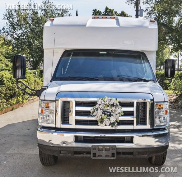 2014 Coach builder Ford E450 Limo Bus