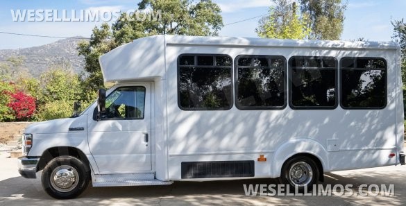2014 Coach builder Ford E450 Limo Bus