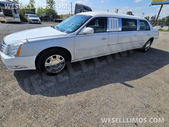 2009 Superior  Cadillac DTS Limousine