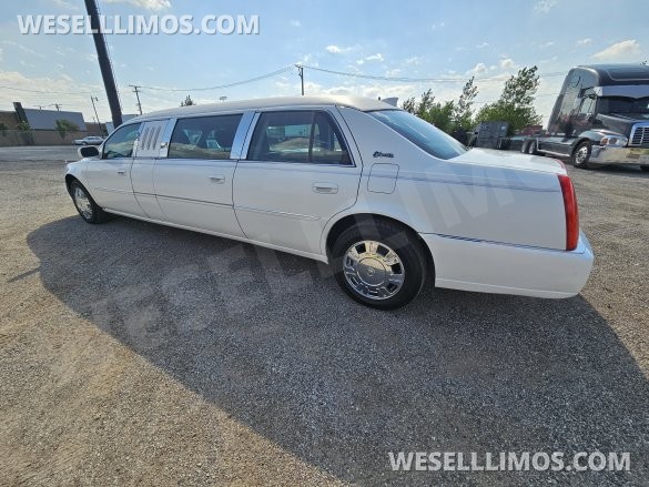 2009 Superior  Cadillac DTS Limousine