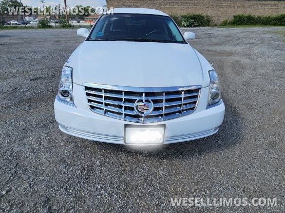 2009 Superior  Cadillac DTS Limousine