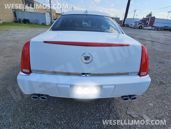 2009 Superior  Cadillac DTS Limousine
