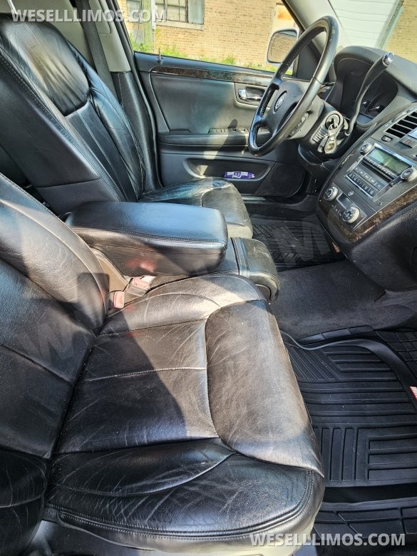 2009 Superior  Cadillac DTS Limousine