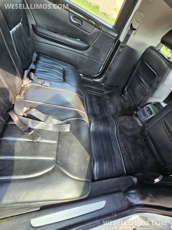 2009 Superior  Cadillac DTS Limousine