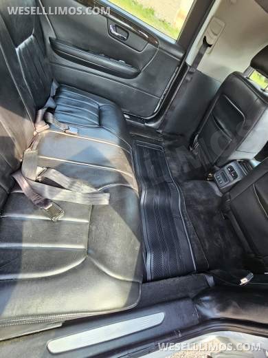 2009 Superior  Cadillac DTS Limousine