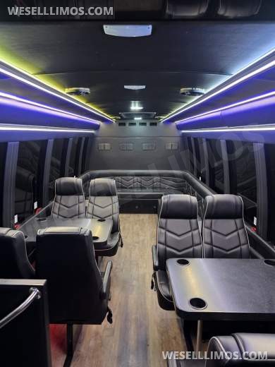 2018 Ford E450 Limobus 20 Passenger only 17k miles