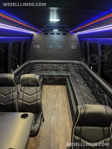 2018 Ford E450 Limobus 20 Passenger only 17k miles